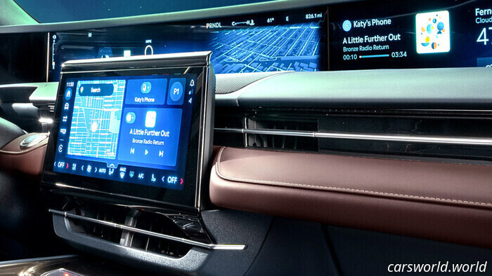 Por qué las pantallas táctiles podrían ser lo más peligroso dentro de los coches modernos | Carscoops